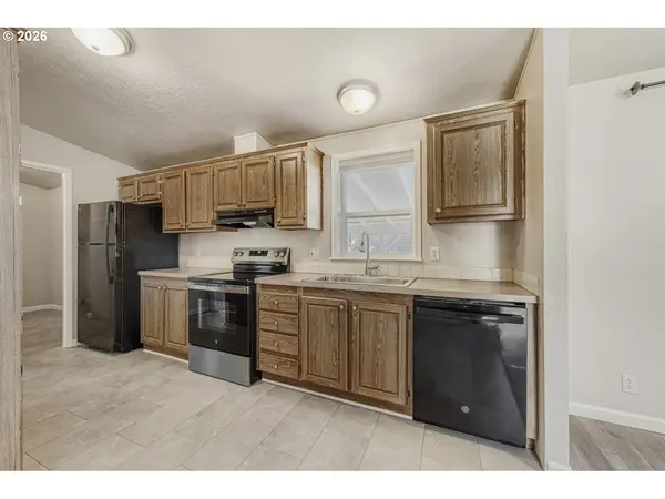 2431 N FREMONT ST, Cornelius, OR 97113