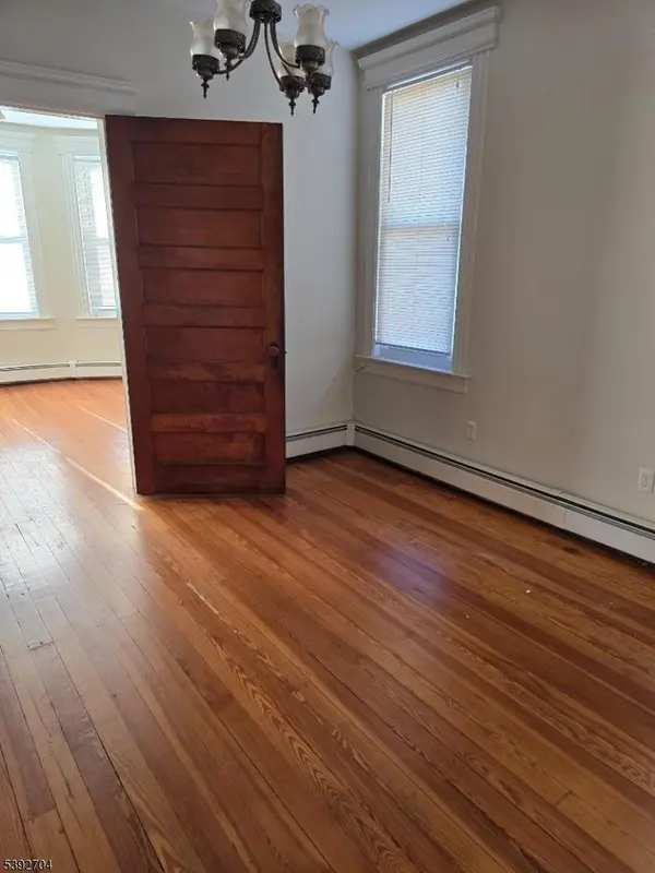 49 Barbara St, Newark City, NJ 07105