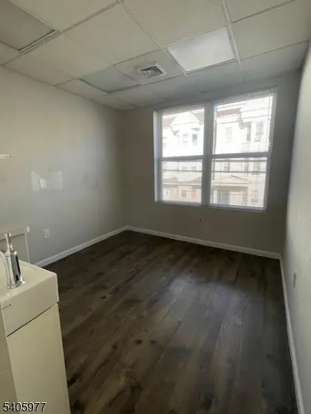 332 Lafayette St, Newark City, NJ 07105