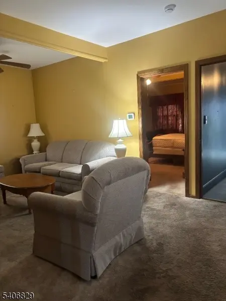 21 Main St, Linden City, NJ 07036