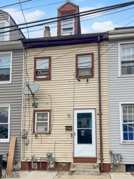 37 Cedar Aly, Phillipsburg Town, NJ 08865