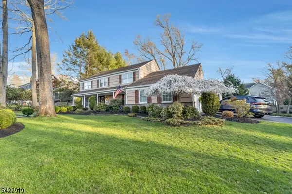 60 Parkhill Rd, Harrington Park Boro, NJ 07640