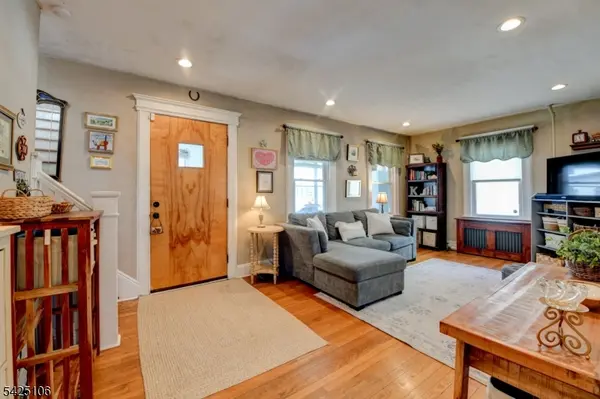 157 Berwyn St, Roselle Park Boro, NJ 07204