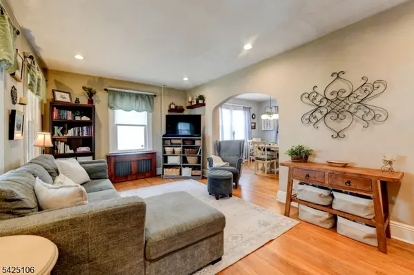 157 Berwyn St, Roselle Park Boro, NJ 07204