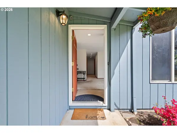 726 NE 17TH AVE, Canby, OR 97013