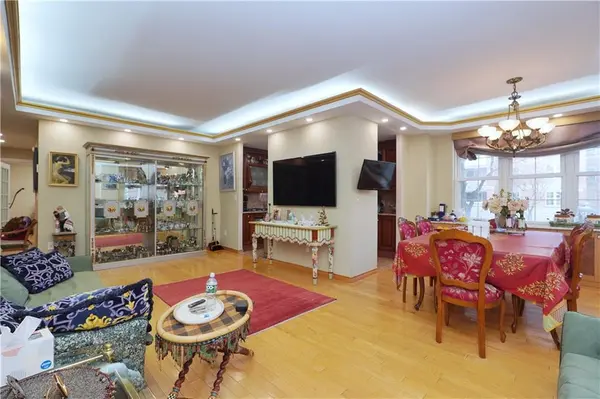 155 Oceana DR East #2C, Brooklyn, NY 11235