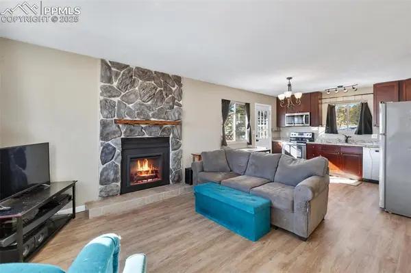 11 Valley CIR, Guffey, CO 80820