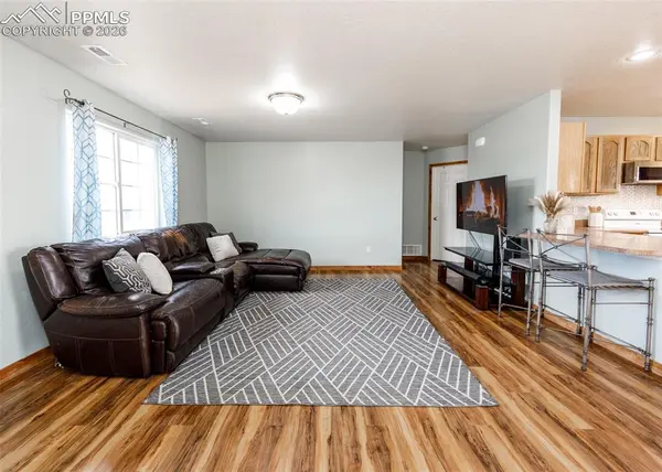 593 E Blaine DR, Pueblo West, CO 81007