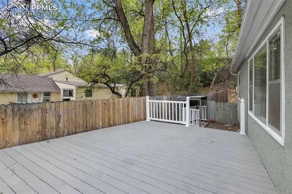 1527 W Cheyenne RD, Colorado Springs, CO 80906