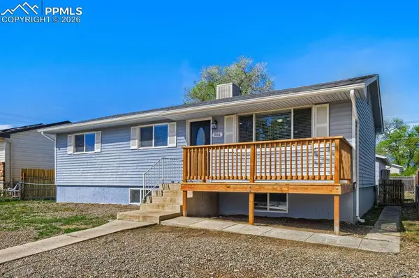 906 Arrawanna ST, Colorado Springs, CO 80909