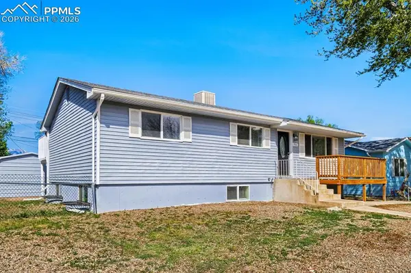 906 Arrawanna ST, Colorado Springs, CO 80909