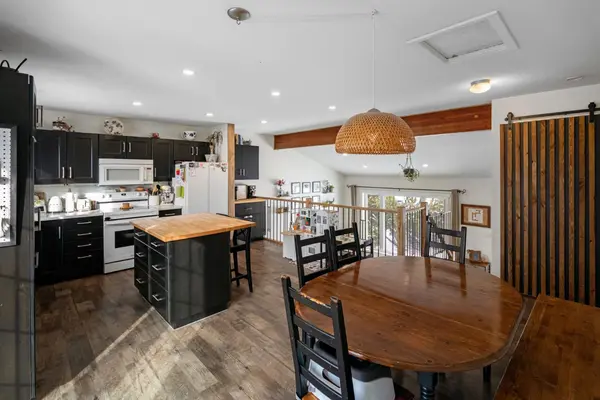 4202 71 ST, Camrose, AB T4V 3Z4