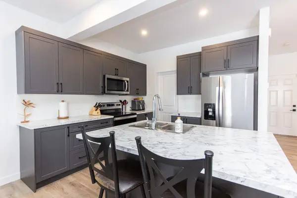 66 Henderson CRES, Penhold, AB T0M 1R0