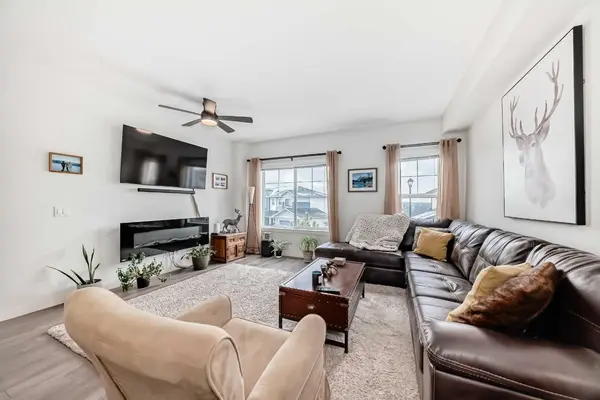 1302 Jumping Pound Common, Cochrane, AB T4C 2L1