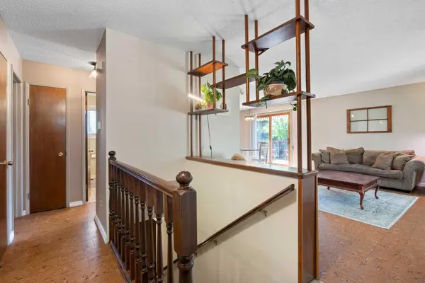 4609 Marcombe WAY NE, Calgary, AB T2A 3G6