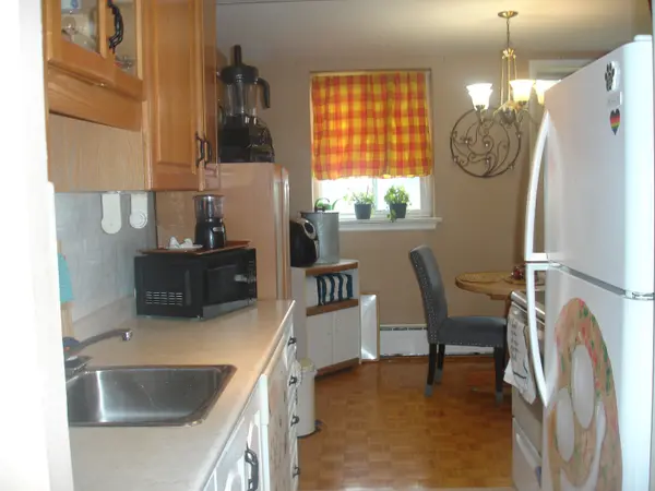 57 Neptune DR #101, Toronto C04, ON M6A 1X2