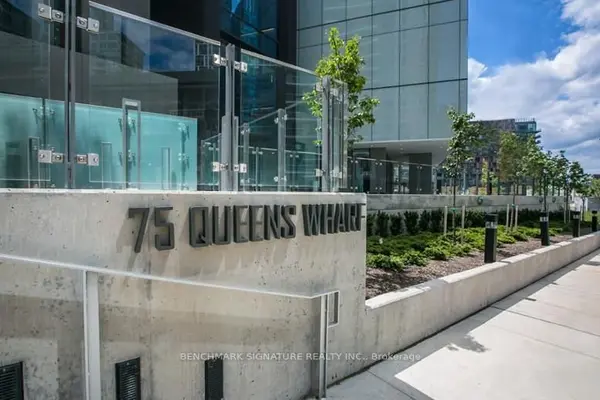 75 Queens Wharf RD #205, Toronto C01, ON M5V 0J8