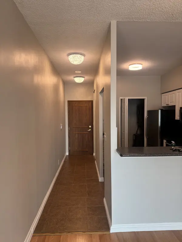 8 Lee Centre DR #PH207, Toronto E09, ON M1H 3H8