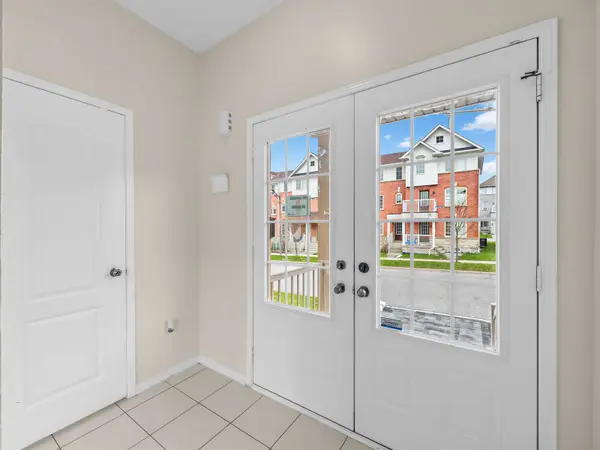 9 Barnham ST, Ajax, ON L1Z 0M5