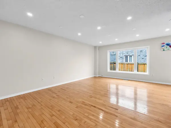 9 Barnham ST, Ajax, ON L1Z 0M5