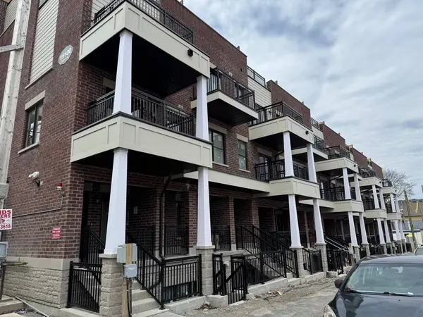 15100 Yonge ST W #224, Aurora, ON L4G 1M2