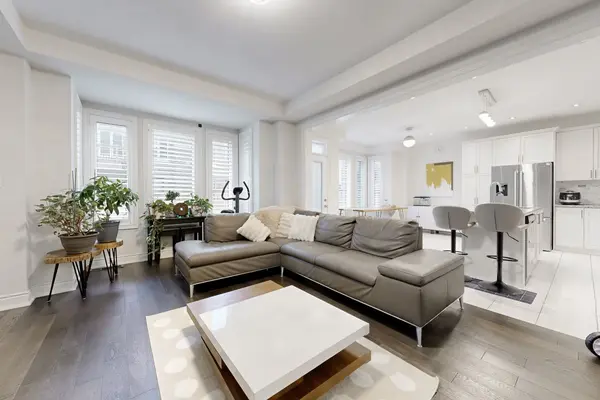 50 Ben Sinclair AVE, East Gwillimbury, ON L9N 0S2