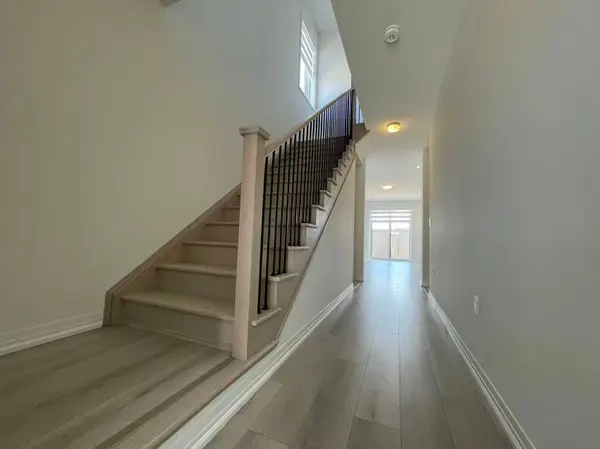 70 Tipp DR, Richmond Hill, ON L4E 1J3