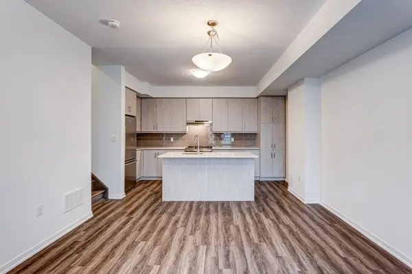 80 Honeycrisp CRES #TH377, Vaughan, ON L4K 5Z8