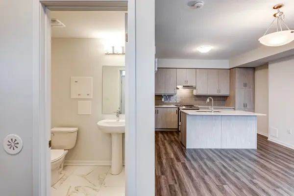 80 Honeycrisp CRES #TH377, Vaughan, ON L4K 5Z8