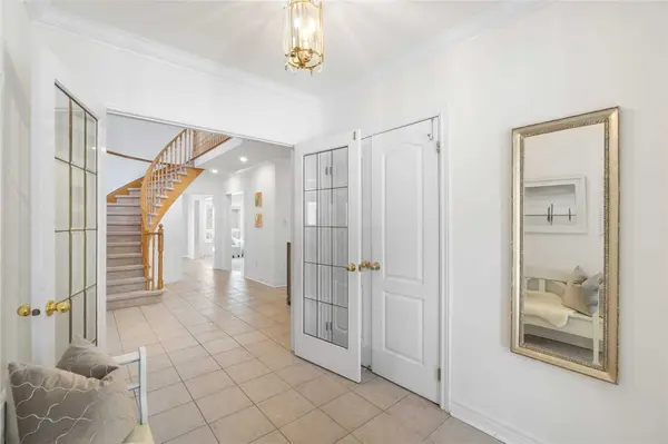 355 Carruthers AVE, Newmarket, ON L3X 2B7