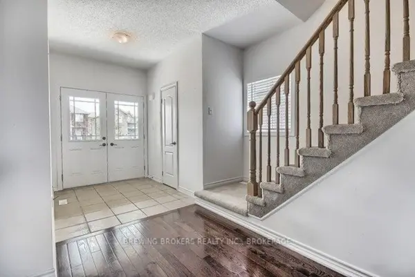 4 Gwendolyn ST, Barrie, ON L4N 6Z3