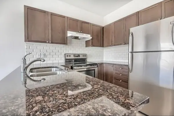 4 Gwendolyn ST, Barrie, ON L4N 6Z3