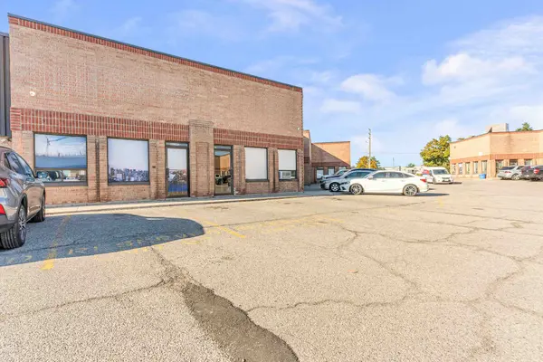 173 Advance BLVD #57, Brampton, ON L6T 4Z7