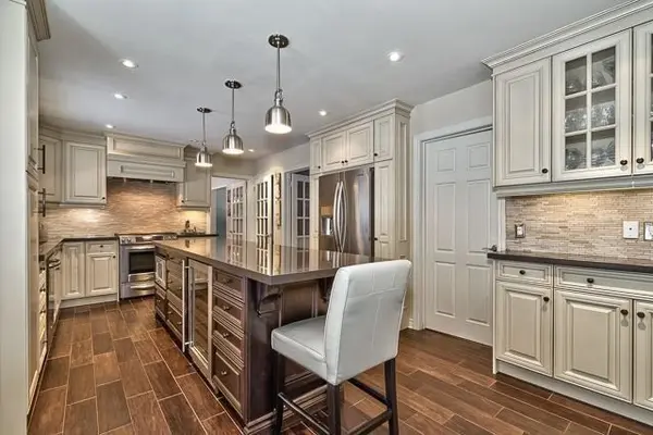 287 Lakeview AVE, Burlington, ON L7N 1Y9