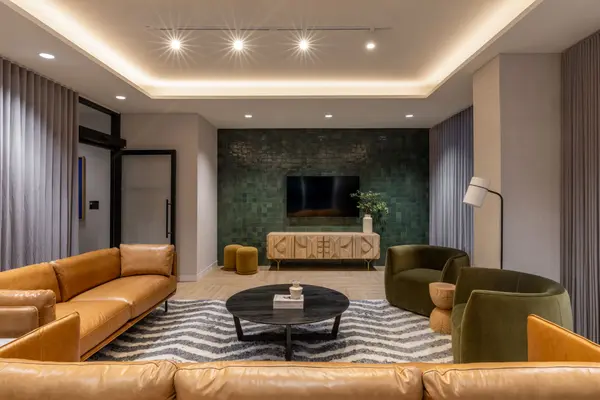 2495 Eglinton AVE W #1809, Mississauga, ON L5M 2T2