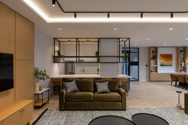 2495 Eglinton AVE W #1809, Mississauga, ON L5M 2T2