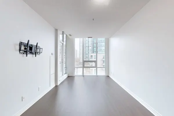 3525 Kariya DR #316, Mississauga, ON L5B 0C2