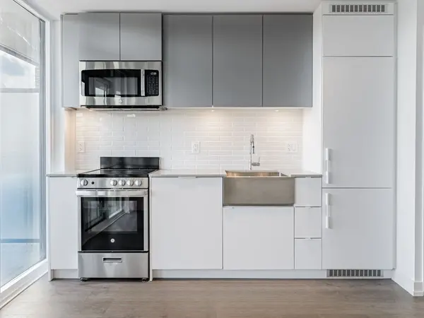 270 Dufferin ST #321, Toronto W01, ON M6K 1Z6