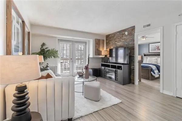 4015 Kilmer DR #110, Burlington, ON L7M 4M4