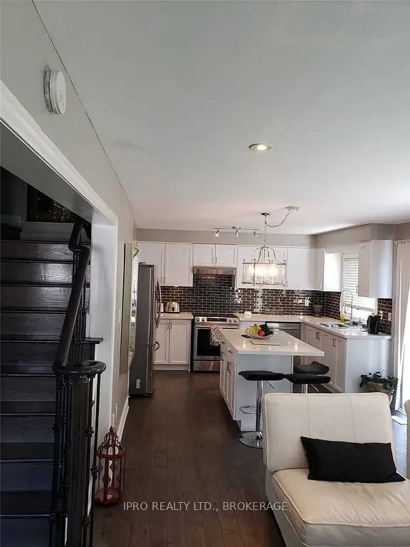 5890 Tampico WAY, Mississauga, ON L5M 6Y9