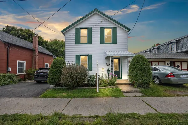 370 Stone ST S, Gananoque, ON K7G 2A4