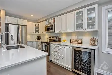 44 Clonfadda TER, Barrhaven, ON K2J 6E9