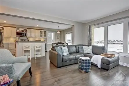 44 Clonfadda TER, Barrhaven, ON K2J 6E9