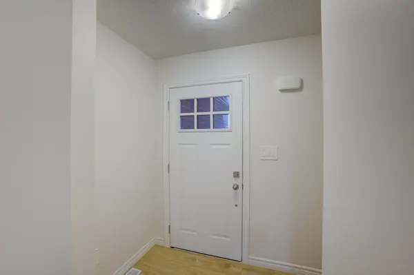 11 Rockcliffe DR #2, Kitchener, ON N2R 1W5