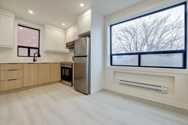 20 Duke ST #303, Hamilton, ON L8P 1X1