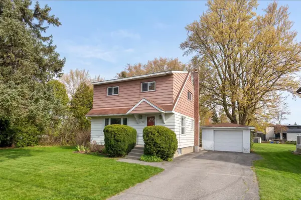 1745 Ortona AVE, Mooneys Bay - Carleton Heights And Area, ON K2C 1W8