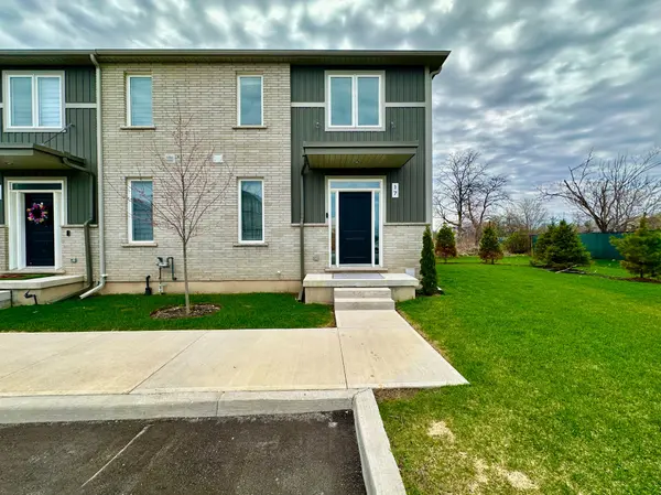 121A Moffatt ST #17, St. Catharines, ON L2P 0G4