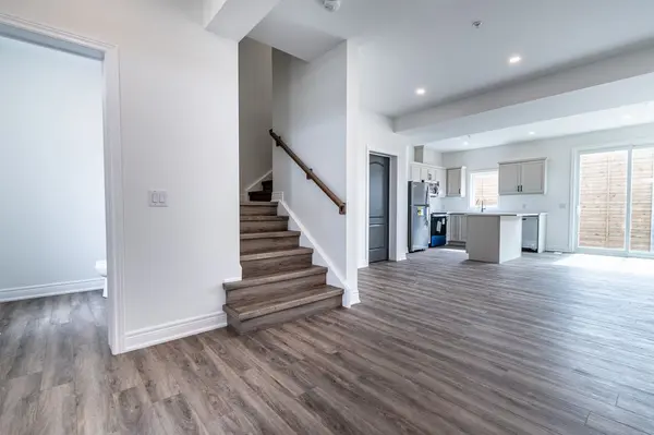 121A Moffatt ST #17, St. Catharines, ON L2P 0G4