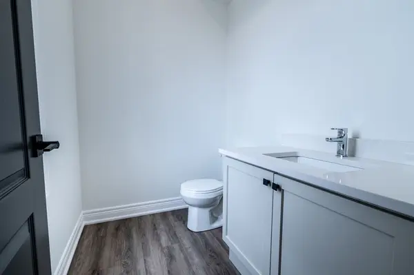 121A Moffatt ST #17, St. Catharines, ON L2P 0G4