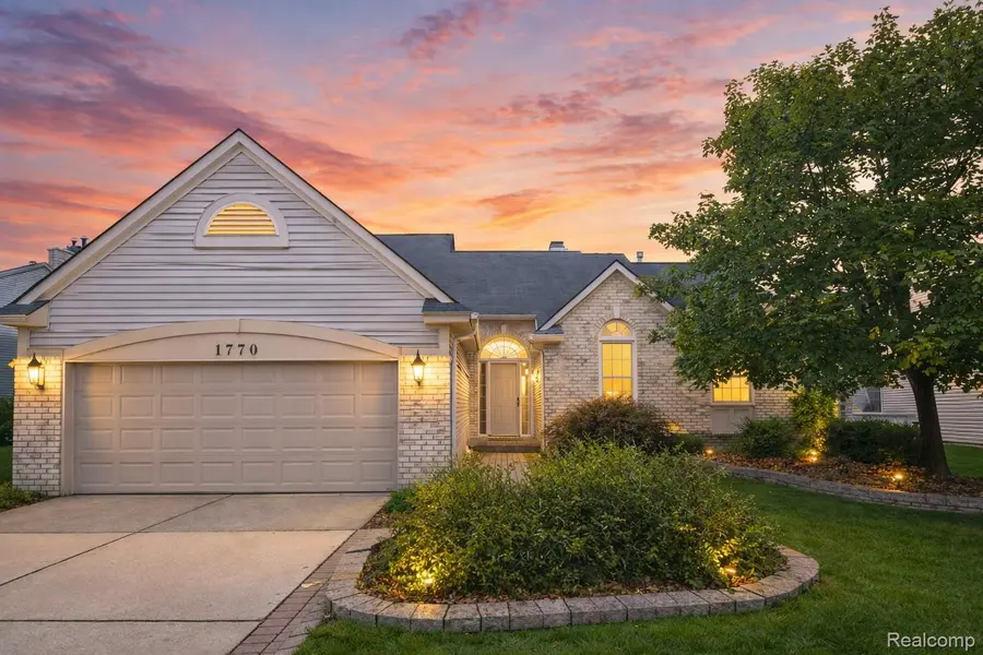 1770 Dogwood TRL, Commerce Charter Township, MI 48390